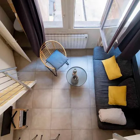 Nice Duplex Studio Ideal For Couple In Lyon!